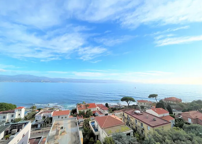 Vue Carmino 阿雅克肖